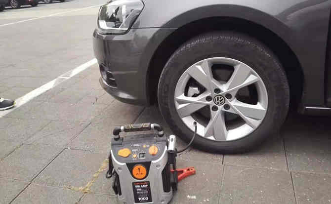 喀喇沁旗汽车搭电案例